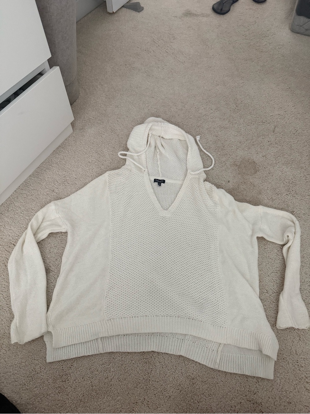 Splendid Cream V-Neck Hooded Sweater